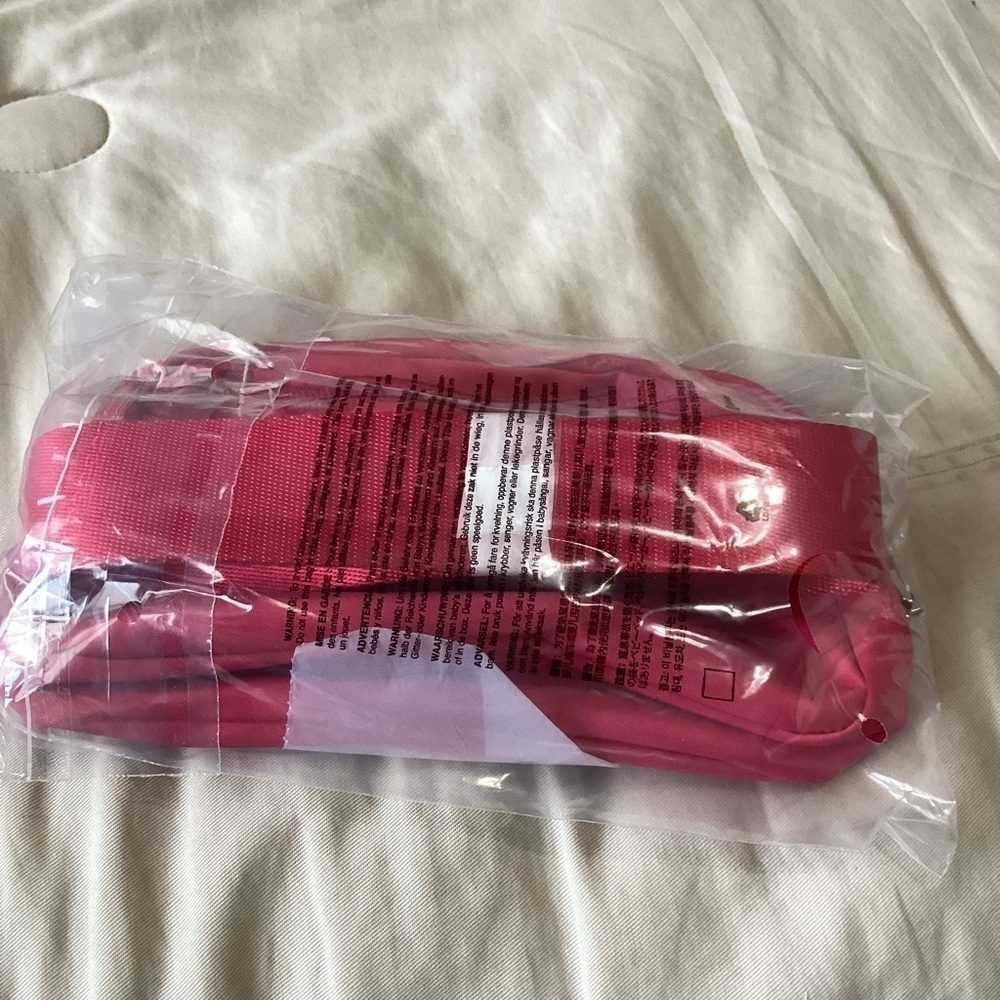 Limited Edition Lululemon Cherry Mist belt bag - Picture 13 of 13